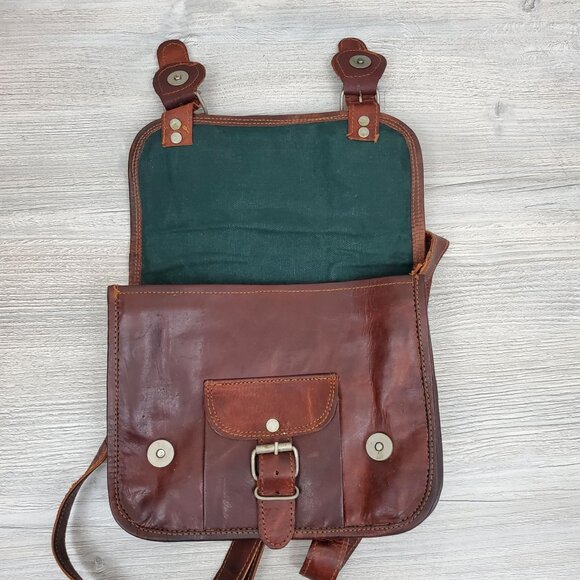 Vintage Avani leather mini messenger style crossbody - Picture 3 of 10